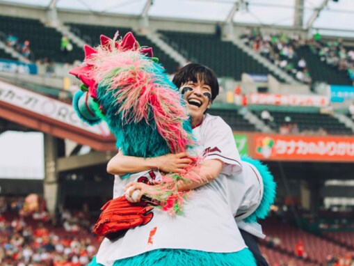 「ポスターにしたい笑」鈴木福、始球式での“奇跡の一枚”に反響！ 「笑顔にキュン」「すごくうれしそう」