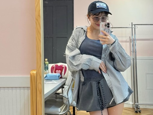 「美美美脚すぎ」百田夏菜子、超ミニ丈から圧巻の美脚を披露「まじで何度見ても太ももが細ももすぎる！」
