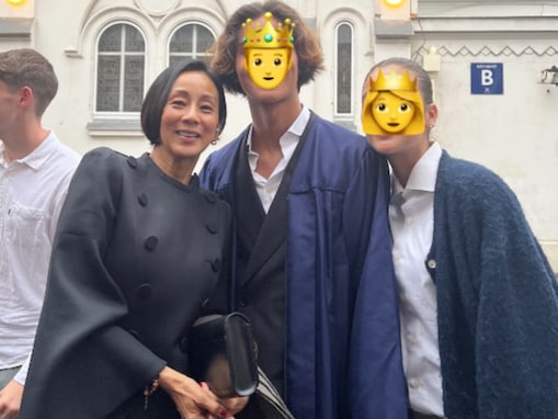 中村江里子、息子の高校卒業を報告！ 家族ショットに「ご主人様に似てらっしゃいますね」「感慨深い」の声