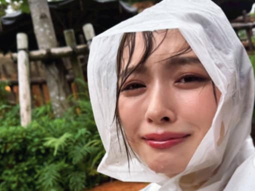 「キメキメでDisney行ったのに」内田理央、“メイクも髪もボロボロ”ショット公開「ギャップよすぎ」