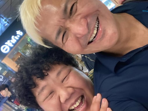 「さっ三ちゃんや！」人気お笑い芸人、元めちゃイケメンバーとのツーショット公開！ 「懐かしい」