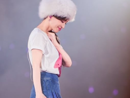 「J-POPの女王」浜崎あゆみ、超ミニ丈から美脚を披露「スタイルキープさすが」「どんどん綺麗が増していく」