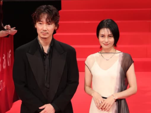 「心臓止まりかけ」柴咲コウ、綾野剛とのツーショット公開「うわすごい格好よすぎ」「めちゃめちゃ綺麗」