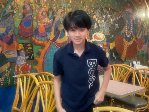 「思わずうるうる」市川團十郎、娘&息子と“子どもの頃から来てるお店”へ。「懐かしい」「すっかり青年」