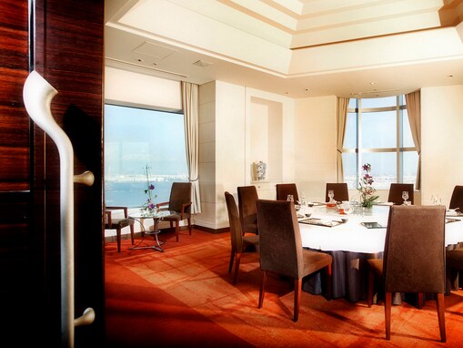 みなとみらいで「食事がおいしかったホテル」ランキング！ 3位「ヒルトン横浜」、ダントツ1位は？