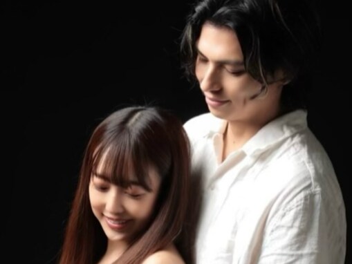 「アレク痩せた！」第3子妊娠の川崎希、過去と現在のマタニティフォト公開「若くなってる」「変わらず美」