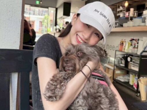 木村拓哉＆工藤静香の長女・Cocomi、愛犬への“愛が重すぎ”ツーショットを公開！ 「潰れちゃった」