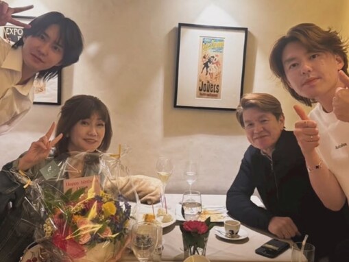 小園凌央、“永遠16歳”母・松本伊代の還暦を祝う「還暦だなんて信じられない」「いつも綺麗で可愛い」
