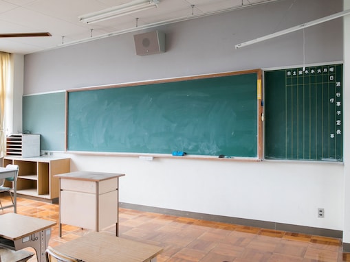 夏休み、学校の先生は何してる？ 長期休暇中も「ほぼ毎日出勤」のワケ【現役教師に聞いた】