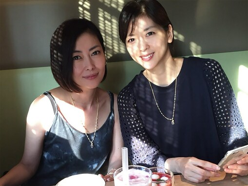 「美人姉妹」中山忍、亡き姉・美穂とのツーショットを公開！ 「貴重なツーショット」「見惚れる」