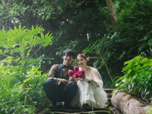 「素敵すぎます」三笘薫、美人妻との貴重な夫婦ショット公開で大反響！ 「美男美女」「癒されました」