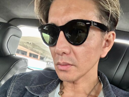 木村拓哉、スタッフに礼儀正しい一面見せる。サングラスとネックレスのイケメン自撮りショットも公開