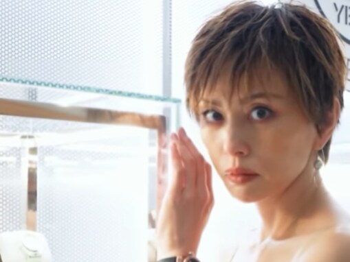 「オーラがハンパない」米倉涼子、圧巻のボディライン際立つドレス姿を披露！ 「憧れの女性」