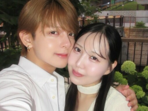 「待ってました」活動休止中のカップルYouTuber、密着ショットで心境報告！ 「理想のカップル」