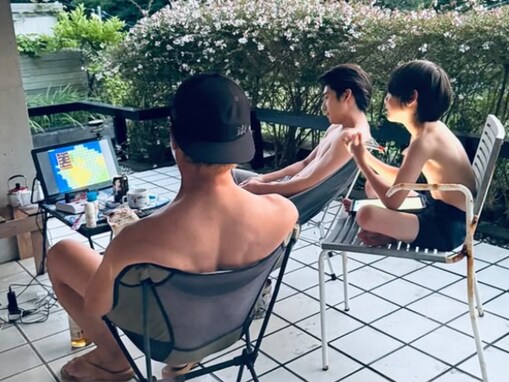 「若い頃のつる兄にそっくり」つるの剛士、息子2人への“人生の教訓”を公開！ 「うわぁ懐かしい」