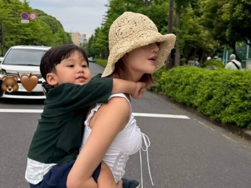 「なんて美しいんだ」島袋聖南、美脚ショット＆息子との親子ショット公開「どんどん綺麗なってます〜！」