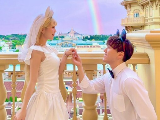 「さすがに推しプリンセス過ぎ」夫婦YouTuber、結婚記念日ショット公開！ 「もーかわい過ぎる」