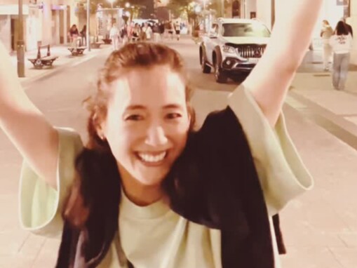 「これで40歳なのが信じられねえ」綾瀬はるか、スペインで無邪気にはしゃぐ姿に反響「本当に性格良いんだろうなー」