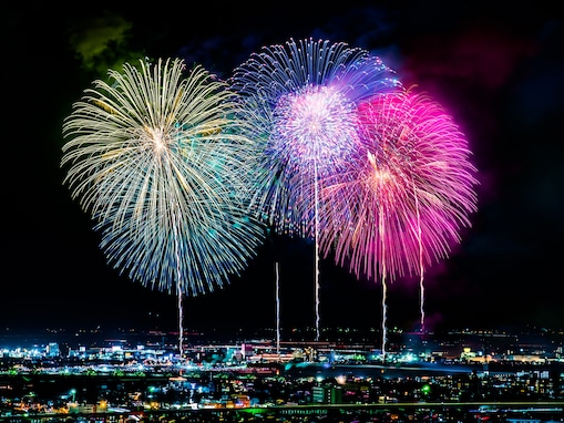 【2025年】全国のおすすめ花火大会27選！ 開催日・打ち上げ数も併せて紹介