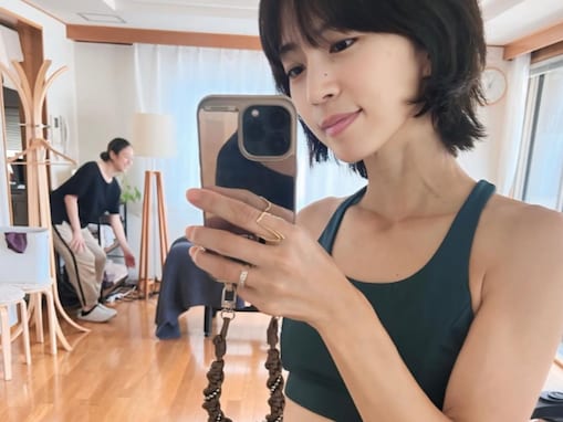 「揚げ物食べてこのスタイル」安田美沙子、鍛えられた美ボディ公開「腹筋が努力の全てを物語ってて」