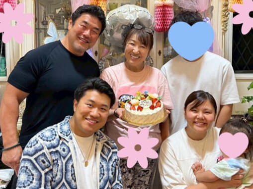 「心霊写真じゃありません」北斗晶、誕生日家族ショットを釈明「ビックリ」「何度もみちゃいました」