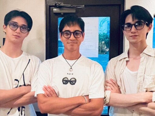 「遺伝子がすばらしすぎます」沢村一樹、高身長イケメン息子との家族ショット公開「何て素敵なファミリー」