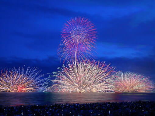 花火の芸術性が高いと思う「関東の花火大会」ランキング！ 2位「鎌倉花火大会」を抑えた圧倒的1位は？