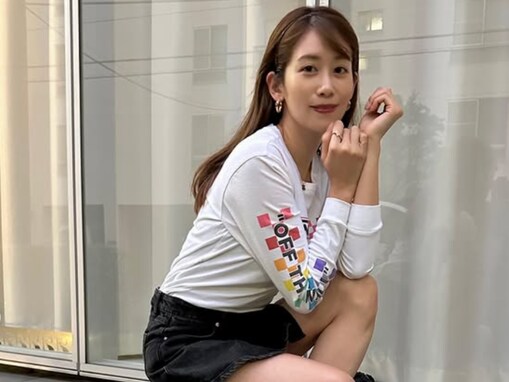 「脚線美もとても素敵」元NHKアナ、美脚＆ボディライン際立つ姿を披露「きれいで完璧過ぎますね」