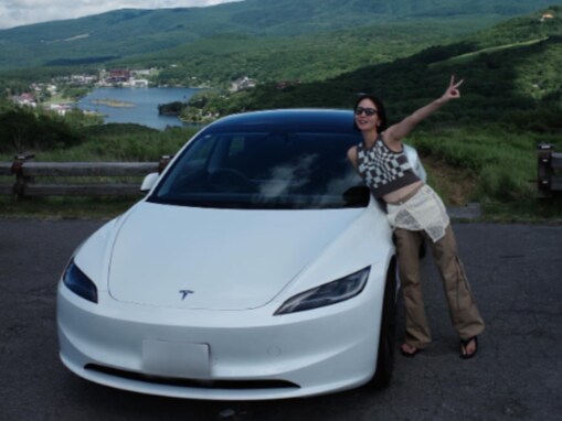 「高級車！！」NANAMI、“新しい相棒”テスラ購入！ 名前は「Tesmi」と明かす「愛車カッコイイ」