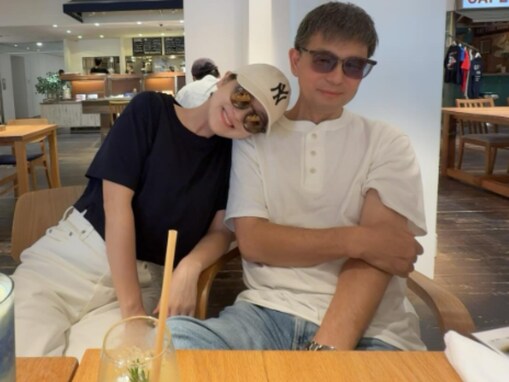 「彼氏いないから」鈴木奈々、イケメン父とのデートを報告！ 「カップルぢゃん」「お父さん若い」