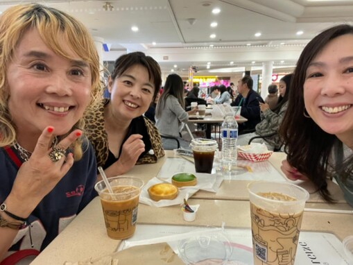 「ばばあの自撮りあるある」野沢直子、“芸能人なのに目線迷子”ショット公開「#ばばあ自撮り下手」