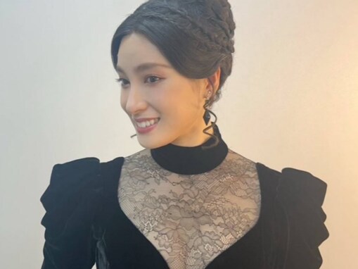 「凄い衣装」土屋太鳳、美しい黒ドレス姿を公開「太鳳さんのお歳で、この貫禄と落ち着き！凄いの一言！」