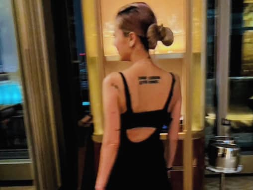 あびる優、タトゥーが際立つ美背中ショット披露！ 「東京タワーなのかな？」「めっちゃ素敵な笑顔」