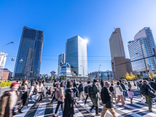 「自国は衰退している」と感じる人が多い国ランキング！ 1位は「フランス」。日本は何位？
