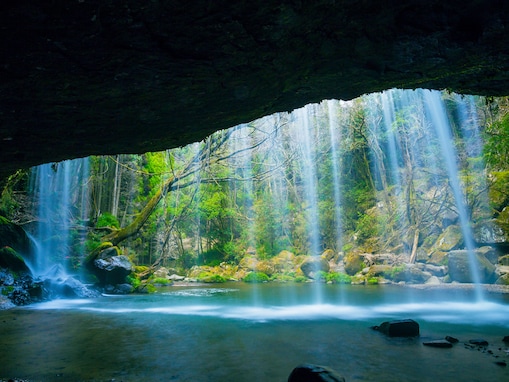 夏に行きたい「熊本県の避暑観光地」ランキング！ 「鍋ヶ滝」「高森湧水トンネル公園」を抑えた1位は？【2025年調査】