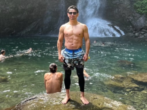 「ターザン化」46歳・魔裟斗、圧巻のバキバキボディを披露！ 「相変わらずすげー身体っすわ、、、」