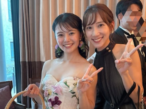 「にっこにこな1日」芸能界引退の元AKB48、結婚式での肩出しコーデ披露！ 圧巻のスタイル際立つ