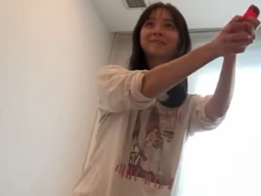 「最高のお母さん」佐々木希、全力で子どもと遊ぶ様子に「そのアングルで絶世の美女ってどーゆうこと」の声！