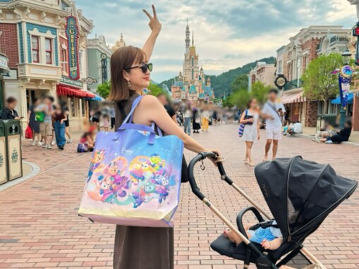 「めっちゃ痩せてる」菊地亜美、香港ディズニーへ！ 親子ショットに「美しいです」「羨ましい」の声