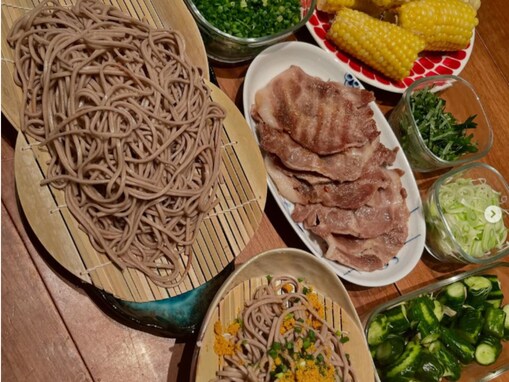 「愛情満点ですね」工藤静香、豪華な手料理を披露！ 「今日も全部おいしそう」「最高だね」