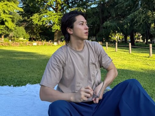 「なんちゅーお顔」山下智久、筋肉際立つプライベートショット公開「ペットボトルの渡し方エグい」