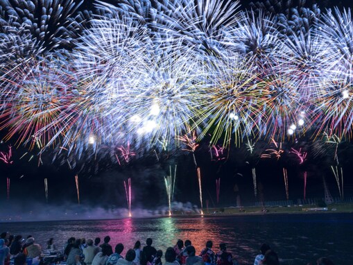 県外から行く価値がある「九州の花火大会」ランキング！ 1位は「筑後川花火大会」、2位は？【2025年】