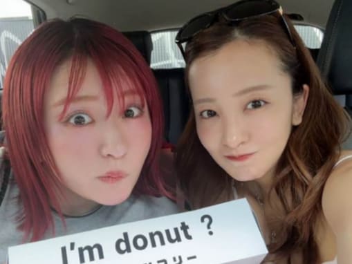 「 普段見れないともちん」板野友美、「YouTube初コラボした」平フラNICOとの仲良しツーショット公開！