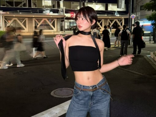 「スタイル良すぎ」人気インフルエンサー、圧巻の美くびれ際立つへそ出しショットを披露！ 「最強ー」