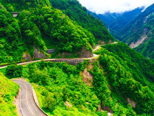 夏に行きたい「石川県の穴場秘境」ランキング！ ダントツ1位「白山白川郷ホワイトロード」、2位は？