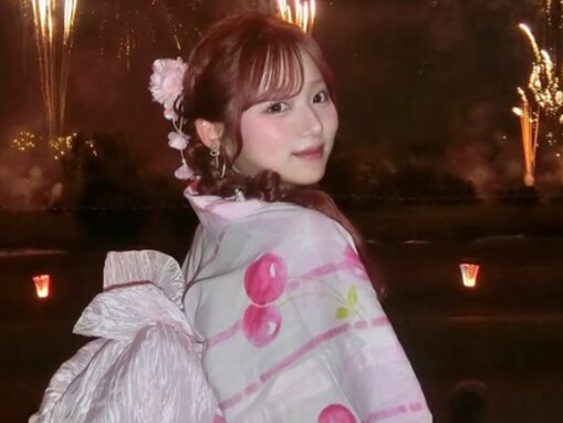 辻希美の長女・希空、「今年初めての花火大会」へ。浴衣姿のプライベート写真でハート花火との“コラボ”も