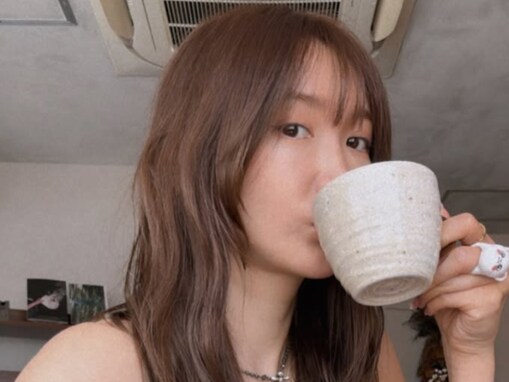 「息子君の彼女？」紗栄子、故郷・宮崎満喫ショットに反響「20代にしか見えなくてビビりました、、」