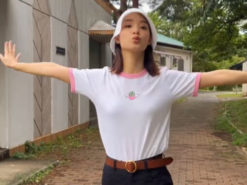 「最高のオシャレ」剛力彩芽、美太もも見える大胆ボトムス姿に反響「アンヨがちらっと見えて可愛い」