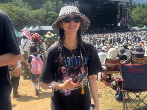 「会ってみたい」堀田茜、美脚が際立つフェスコーデに称賛の声！ 「待ってました」「カッコいいTシャツ」