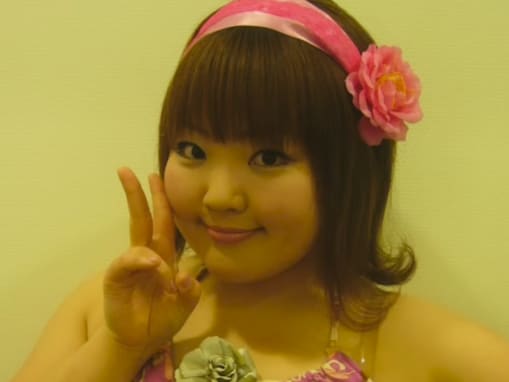 「全然年取ってない」柳原可奈子、約20年前の姿に「懐かしい店員さんネタ」「子連れ店員になってる」の声